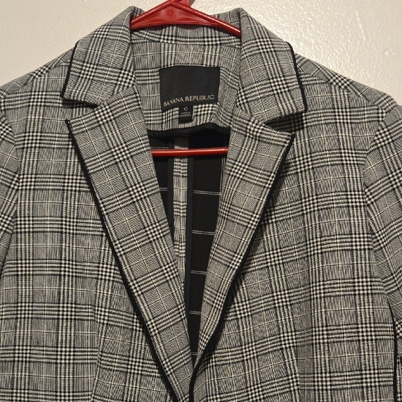Banana Republic Gray Plaid Blazer - Picture 4 of 5